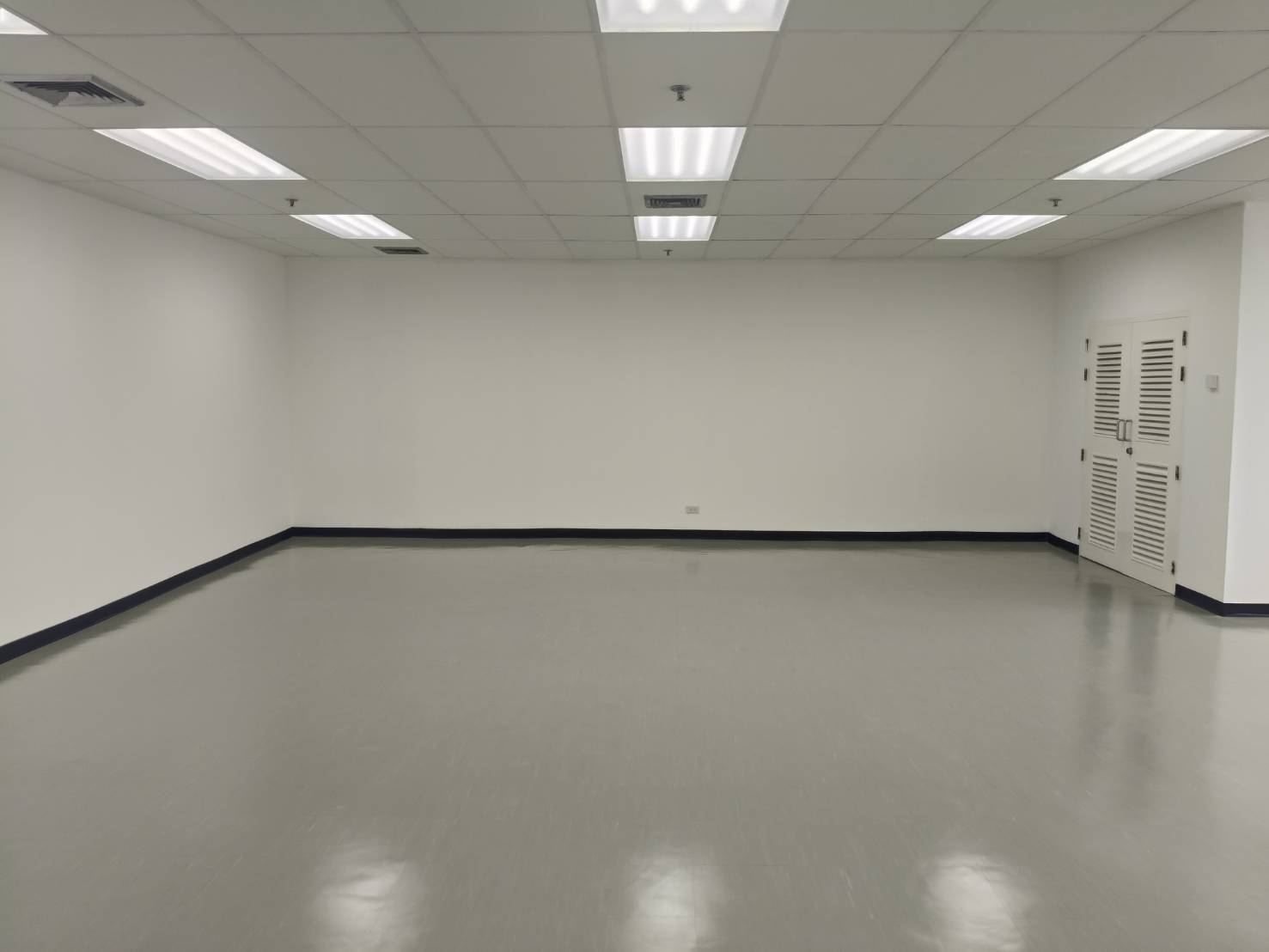 Office Room 7